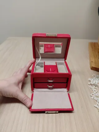 Joyero de viaje rojo