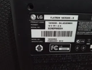 Monitor LG Flatron de 19 pulgadas.