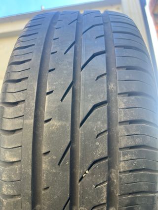 Neumático usado 195/50 R15 82T