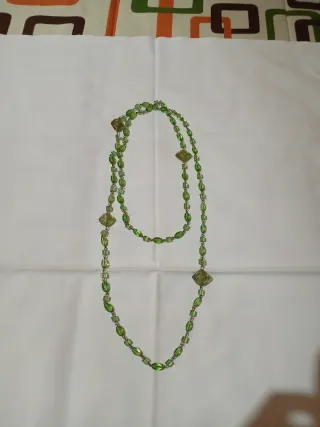 Collar largo señora verde