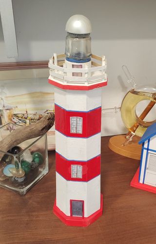 Faro decorativo legno bianco rosso