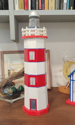 Faro decorativo legno bianco rosso