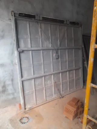 Puerta Metálica 220x220