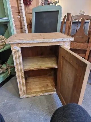 Armario de madera vintage