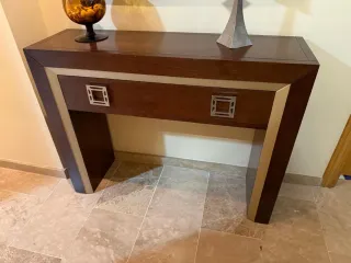 Mueble de entrada con espejo