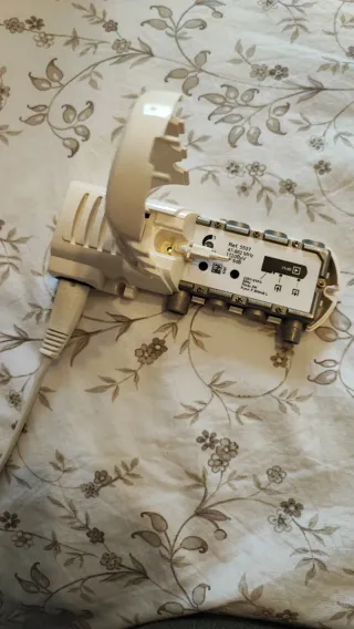 Amplificador de señal de antena 25 dB Televes 5527