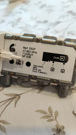 Amplificador de señal de antena 25 dB Televes 5527