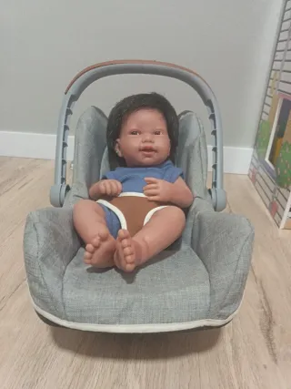 Maxi Cosi con Muñeca