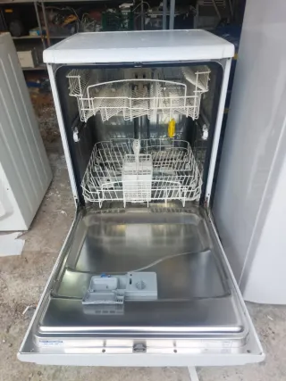 Lavavajillas Indesit 12 cubiertos funciona perfect