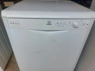 Lavavajillas Indesit 12 cubiertos funciona perfect