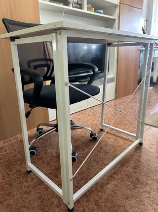 Escritorio plegable y silla de oficina