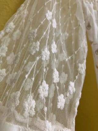 Blusa de encaje d.d. a.m. Talla S/M