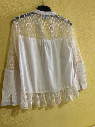 Blusa de encaje d.d. a.m. Talla S/M