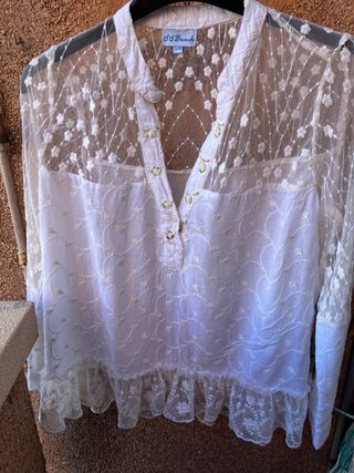Blusa de encaje d.d. a.m. Talla S/M