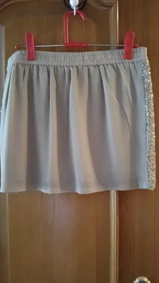 Falda corta Stradivarius lentejuelas