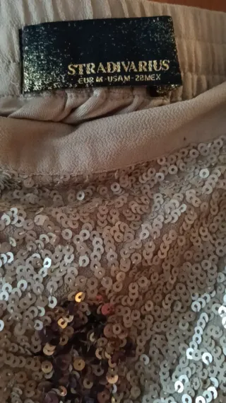 Falda corta Stradivarius lentejuelas