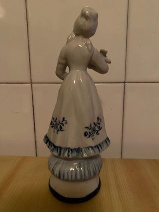 2 Figuras Porcelana Clásica Europea Mujer