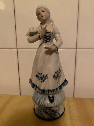 2 Figuras Porcelana Clásica Europea Mujer