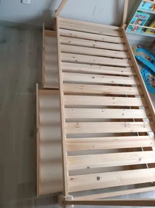 Cama infantil de madera