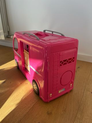 Autocaravana Barbie Camper