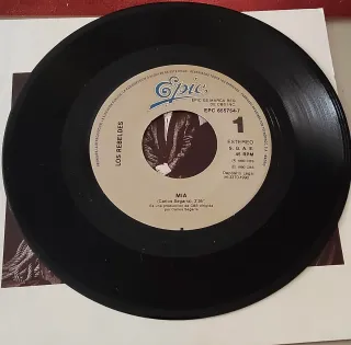 Single Los Rebeldes Mía