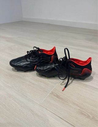 Botas de fútbol Adidas altas gama