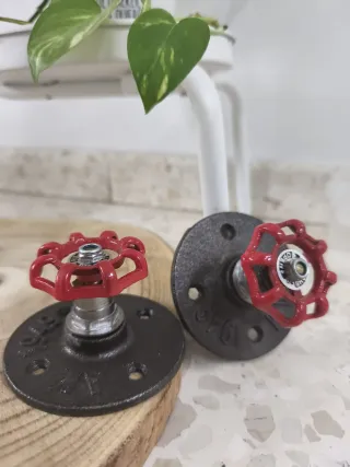 Perchero Llave de Paso Industrial. Tengo 7 unds.