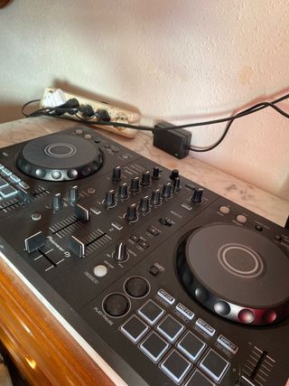 Controladora DJ Pioneer DDJ-FLX4 Negra