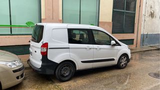 Ford E-Transit Courier 2020