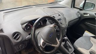 Ford E-Transit Courier 2020