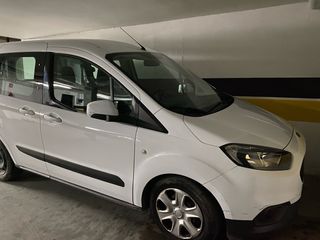 Ford E-Transit Courier 2020