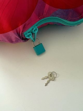 Cojín Secreto Shimmer & Shine