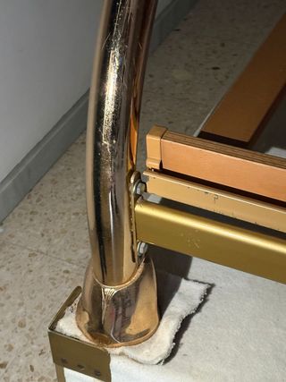 Cama vintage metal dorado con somier