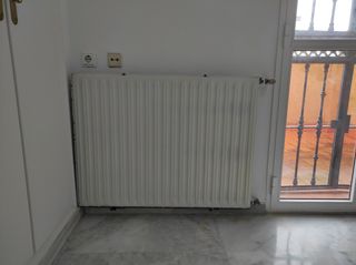 11 Radiadores de calefacción central y caldera