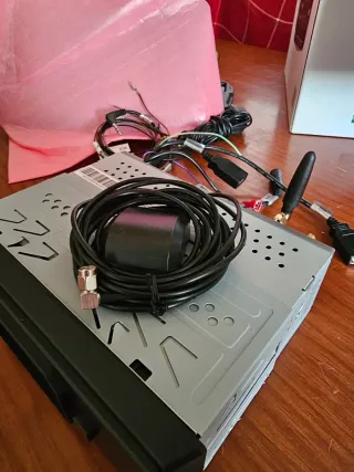 Equipo multimedia LYCKA LKCP1DINW