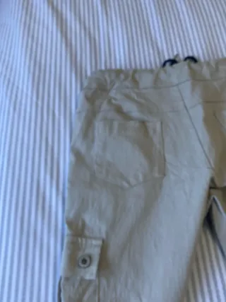 Pantalones cargo beige