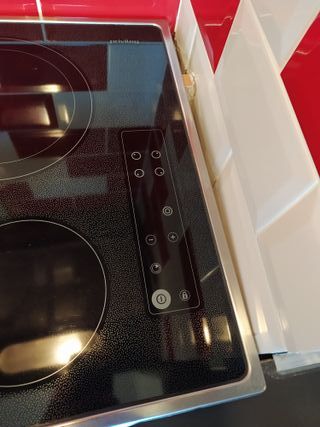 Placa vitrocerámica y campana extractora