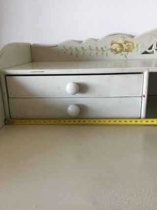 Escritorio clásico madera beige con cuatro cajones