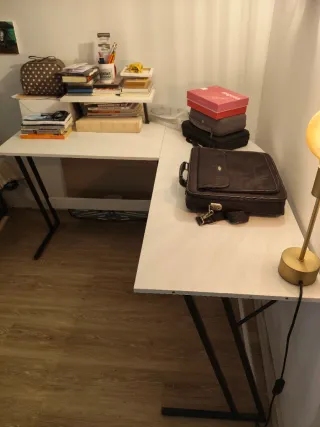 Escritorio esquinero 1,20x1,20 como nuevo