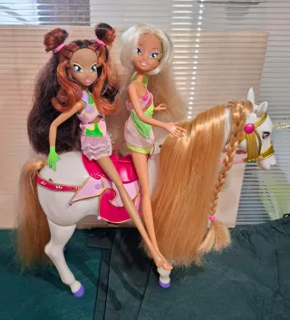 Winx Club doll e unicorno