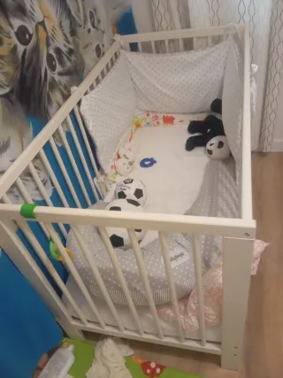 Cuna Ikea blanca sin colchón