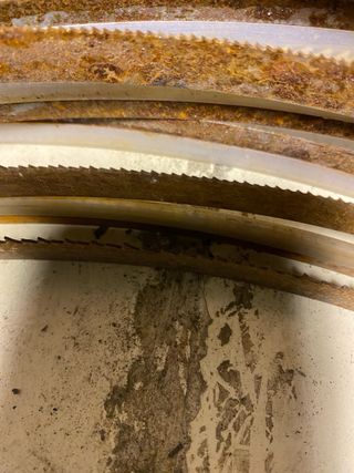 Cintas de sierra Estan nuevas Primer corte limpia