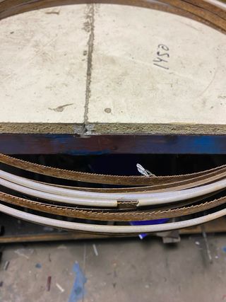 Cintas de sierra Estan nuevas Primer corte limpia