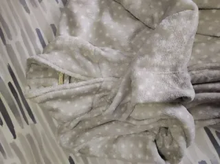 Bata Oysho mujer talla S gris