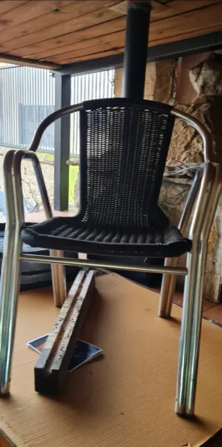 Sofá de piel marrón