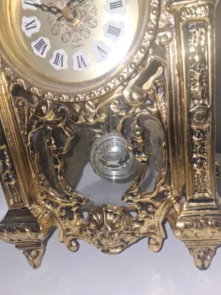 Reloj de sobremesa de bronce