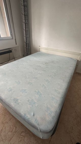 Regalo Colchón doble, usado y cabecero.