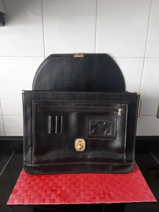 Portafolios de cuero negro