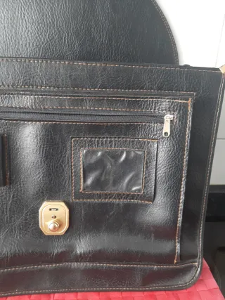 Portafolios de cuero negro