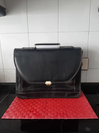 Portafolios de cuero negro